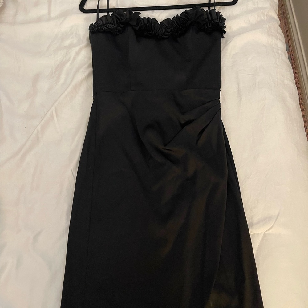 White House Black Market strapless cocktail dress ✨perfect little back dress!💫